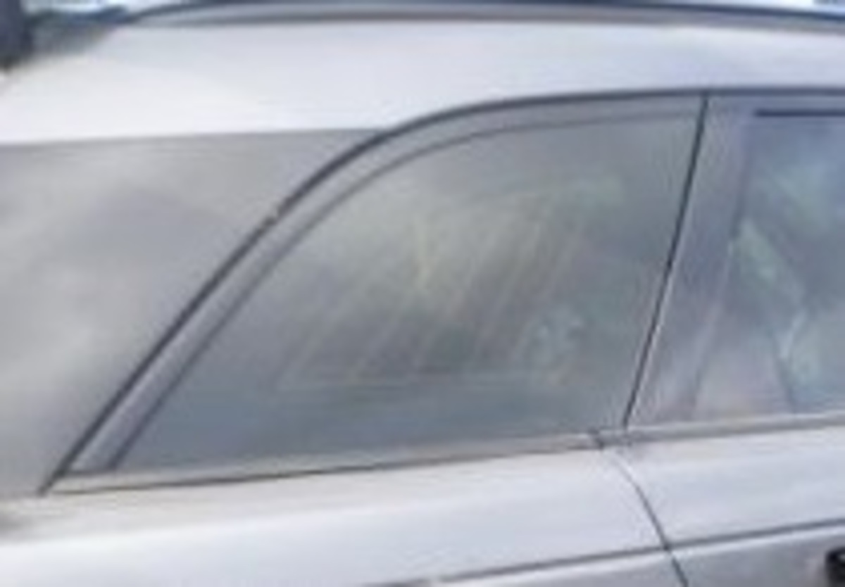 LR125996 Szyba w bok nadwozia. Prawy Range Rover Velar L560 (2018-) używany